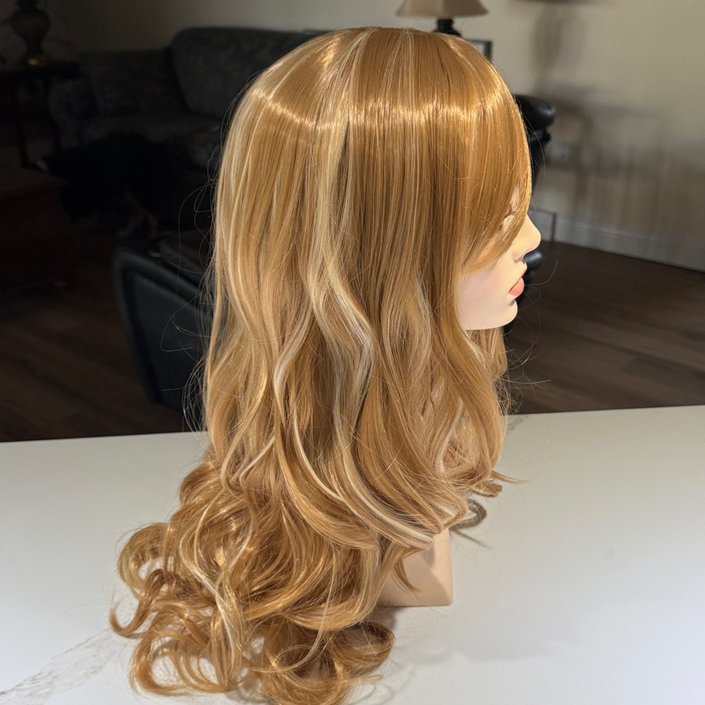🥳🥳HAIR, 24” Long Layers, Swoop Bangs, Center Part, Blondes